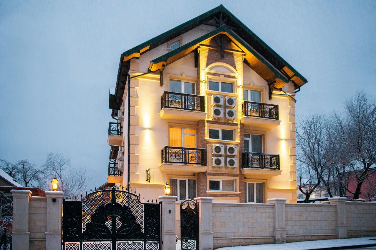 Galant Hotel Truskawez Exterior foto